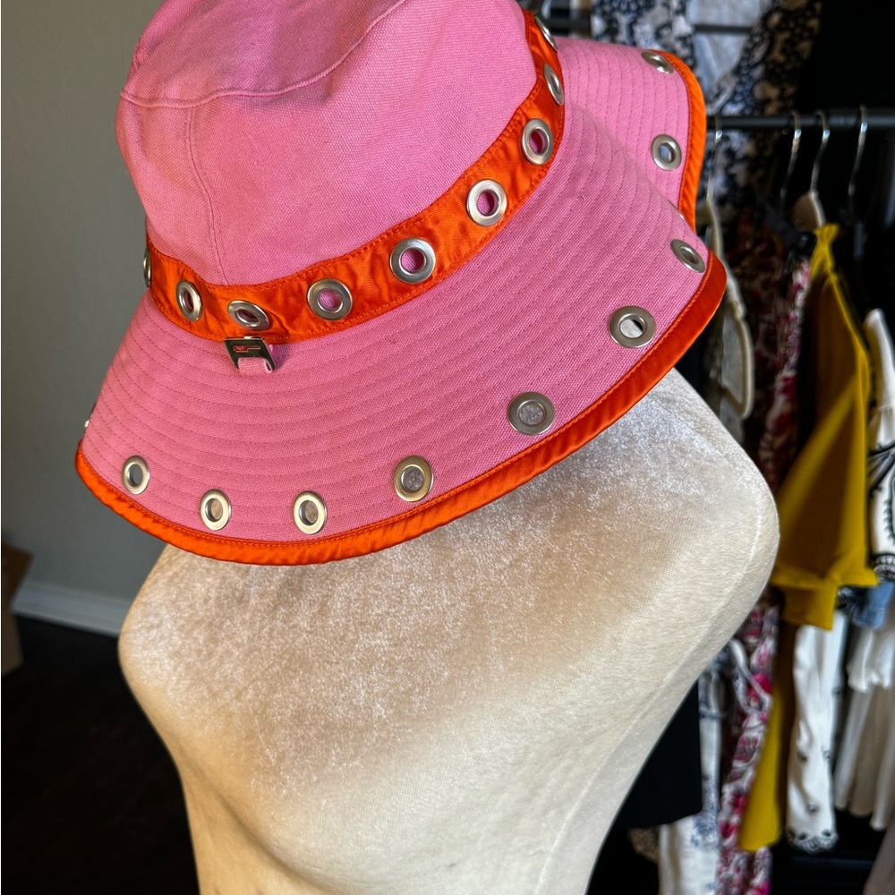 Vintage Y2K Guess hat